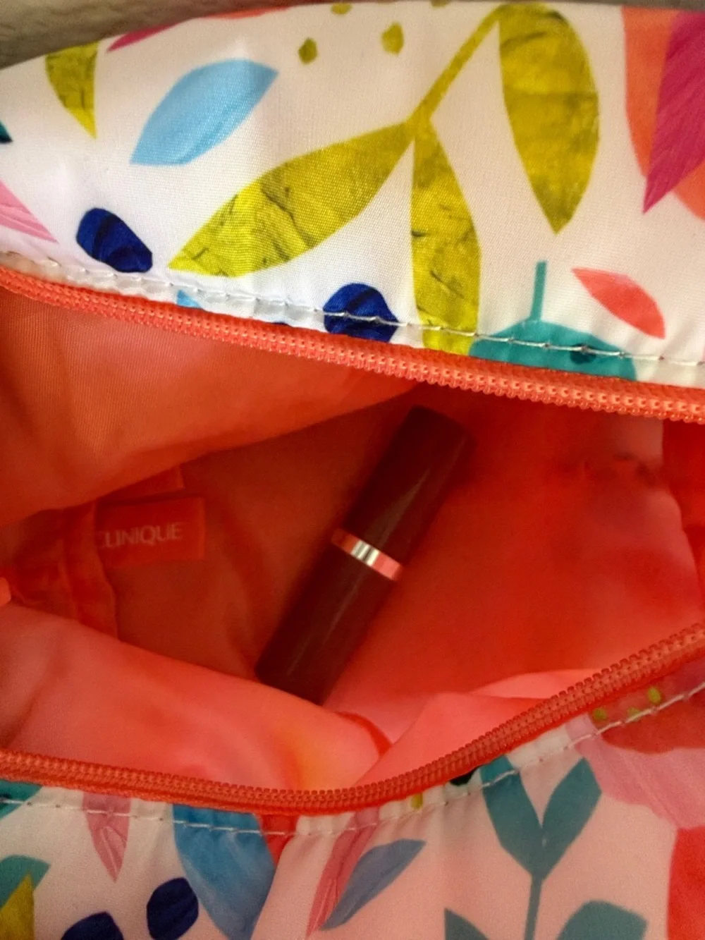 Clinique Cute Pop Lipstick with colorful Floral Cosmetic Pouch NEW